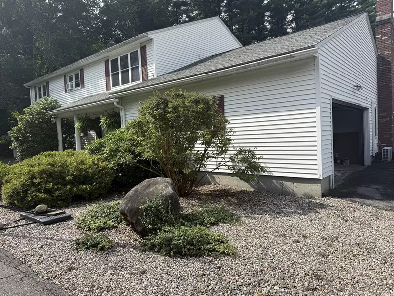40 Pleasant St #1, Lunenburg, MA 01462