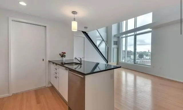 1 Earhart #725, Cambridge, MA 02141