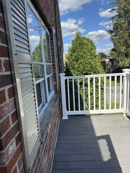 3 Elm St #7, Acton, MA 01720