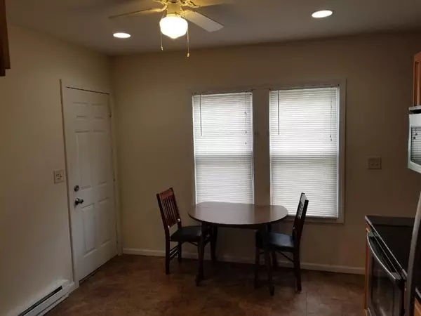 Springfield, MA 01104,27 Santa Barbara St #1