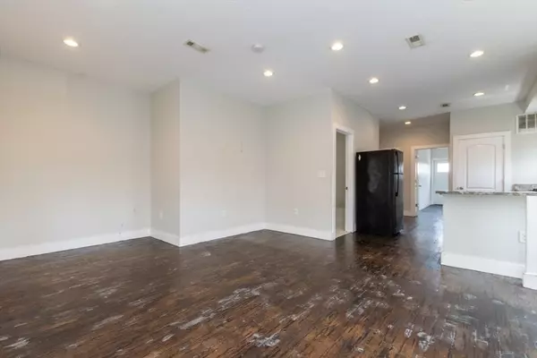 Boston, MA 02128,587 Saratoga St