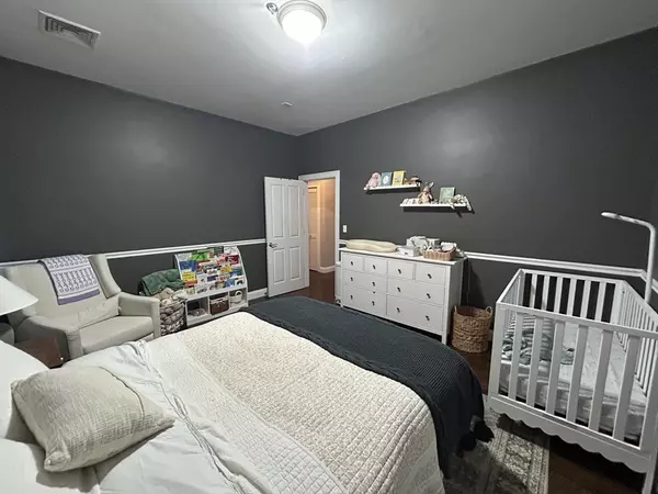 Brookline, MA 02445,81 Boylston St #3