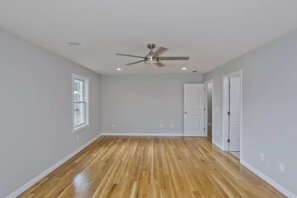 Ludlow, MA 01056,26 Swan Ave
