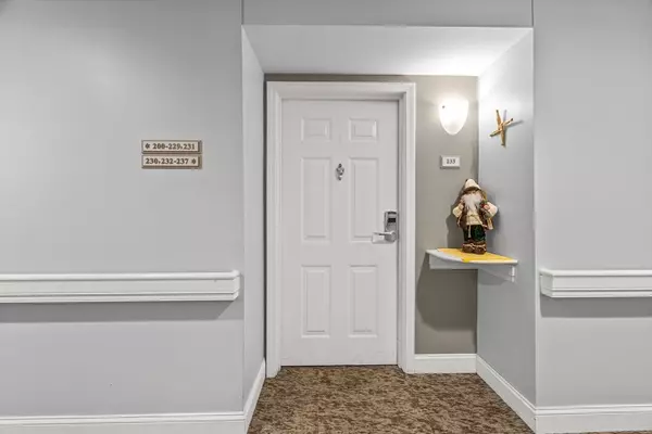 Provincetown, MA 02657,100 Alden St. #233