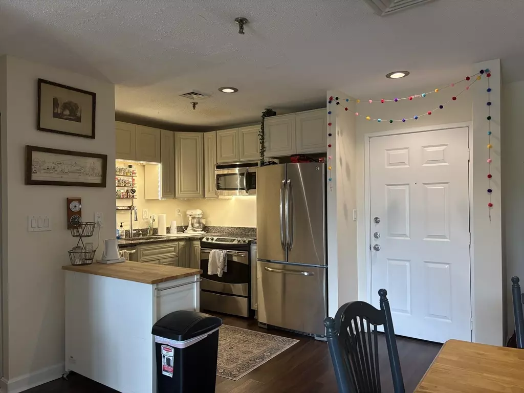 Quincy, MA 02171,90 Quincy Shore Dr #303