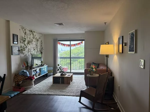 Quincy, MA 02171,90 Quincy Shore Dr #303