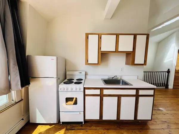 Somerville, MA 02144,18 Appleton St #2B