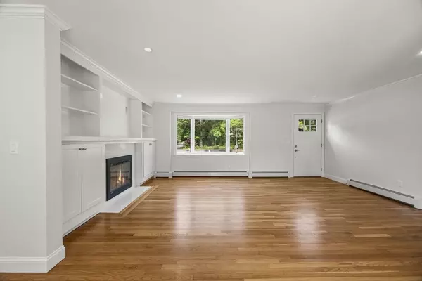 Barnstable, MA 02601,28 Vandermint Lane