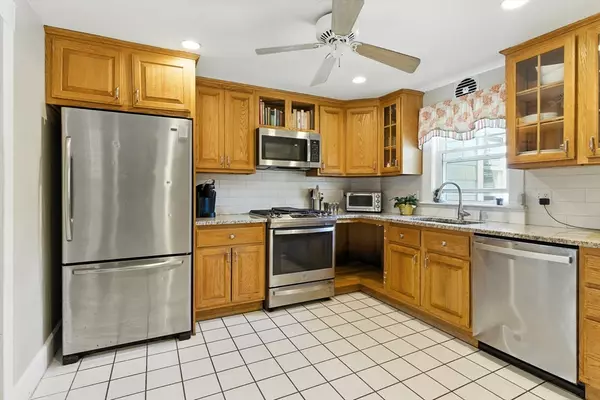 Marblehead, MA 01945,234 Pleasant St