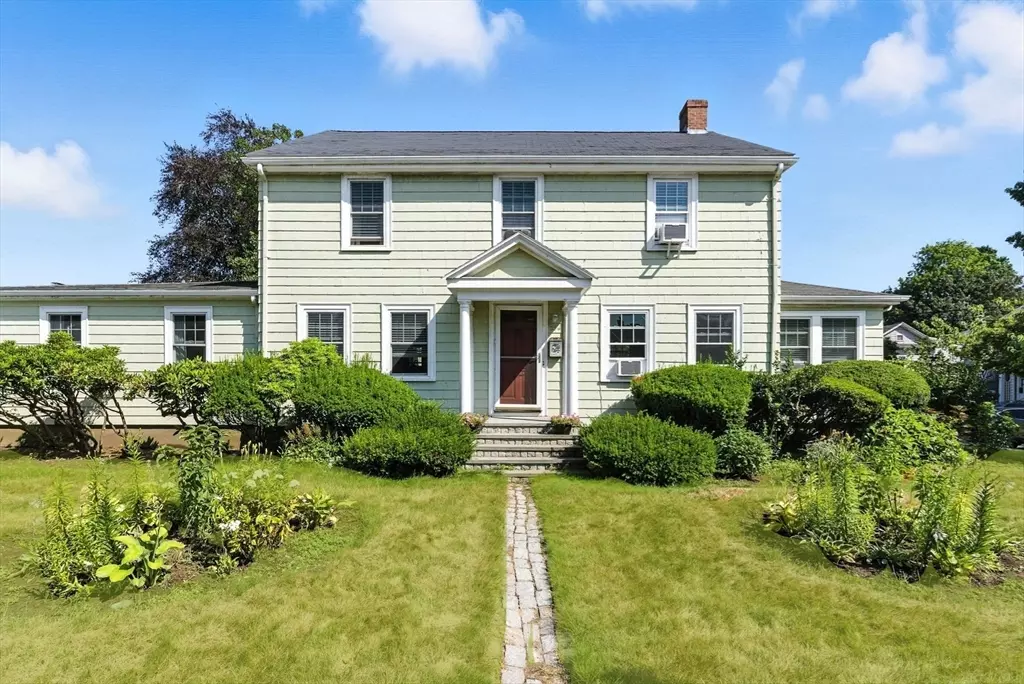 Marblehead, MA 01945,234 Pleasant St