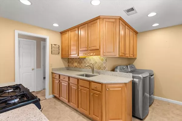 Brockton, MA 02302,76 Fairbanks Rd