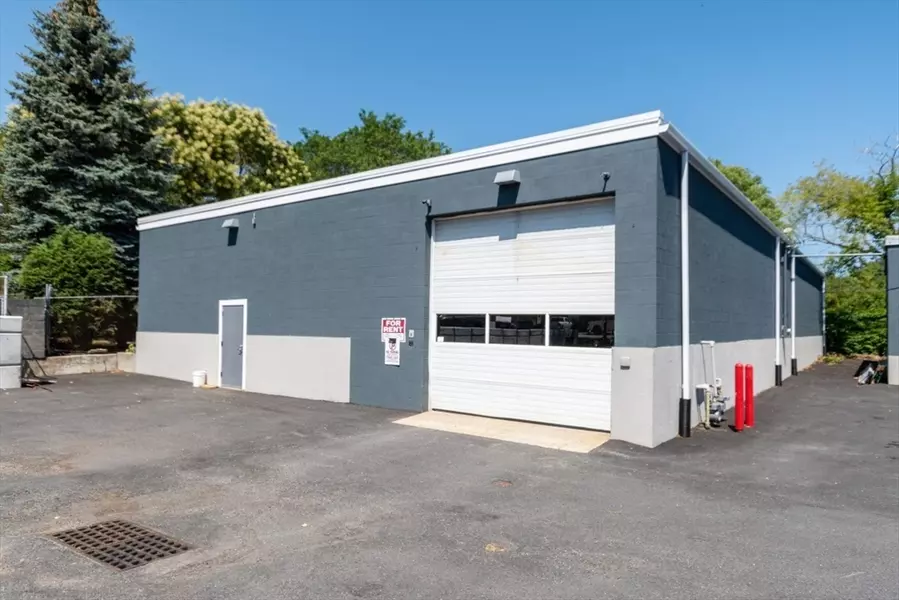 51 Lowell St, Peabody, MA 01960