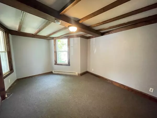 Gardner, MA 01440,16 Oriole Street #2
