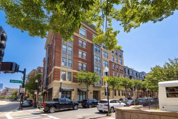 Boston, MA 02118,15 Waltham St #B605