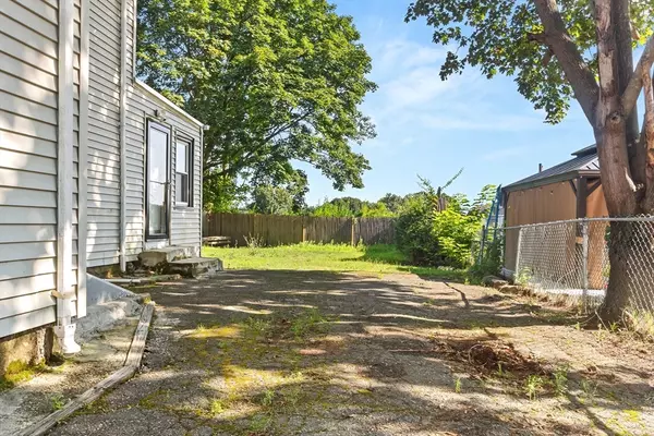 Boston, MA 02121,20 Rosseter St