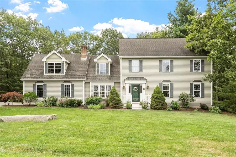 6 Winterberry Ln, Ayer, MA 01432
