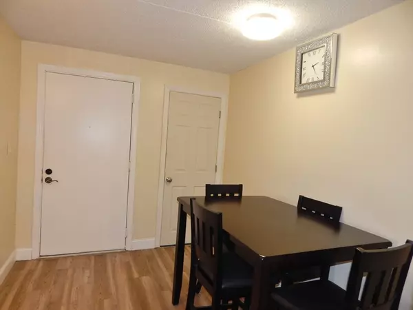 Brockton, MA 02301,685 Oak St #13-2