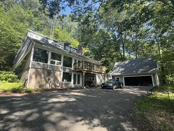 550 Southwick St, Agawam, MA 01030