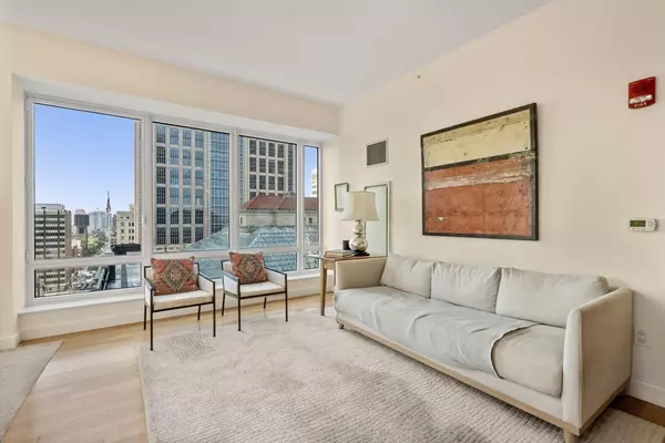 Boston, MA 02116,400 Stuart St #15J