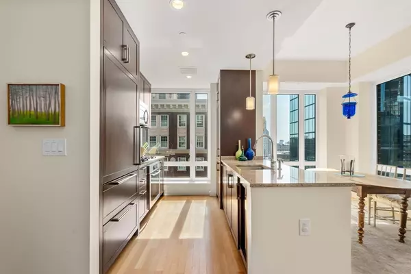 Boston, MA 02116,400 Stuart St #15J