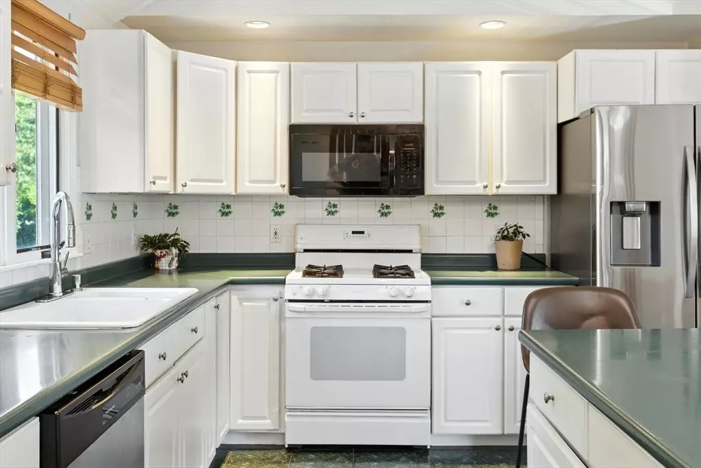 Whitman, MA 02382,782 Bedford St