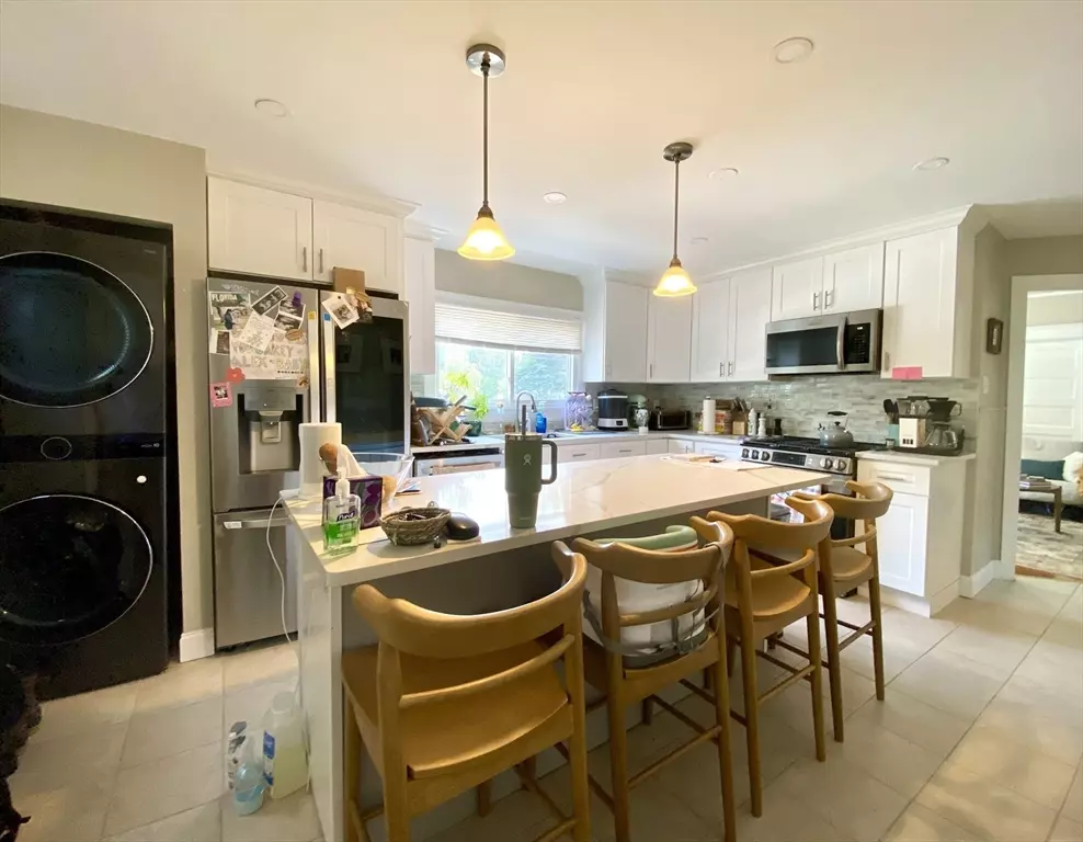 Newton, MA 02460,1011 Washington St #1