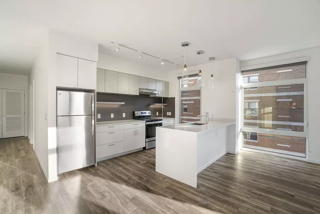 Boston, MA 02215,839 Beacon Street #406
