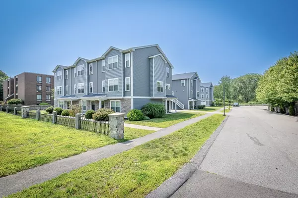 Weymouth, MA 02190,2 Mitchell Lane #B