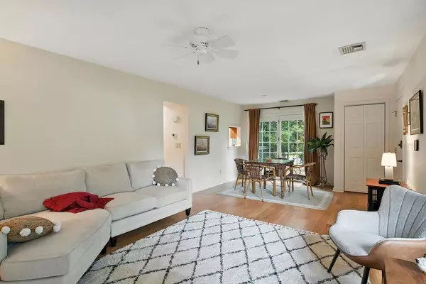 Amherst, MA 01002,5 Amity Pl #5