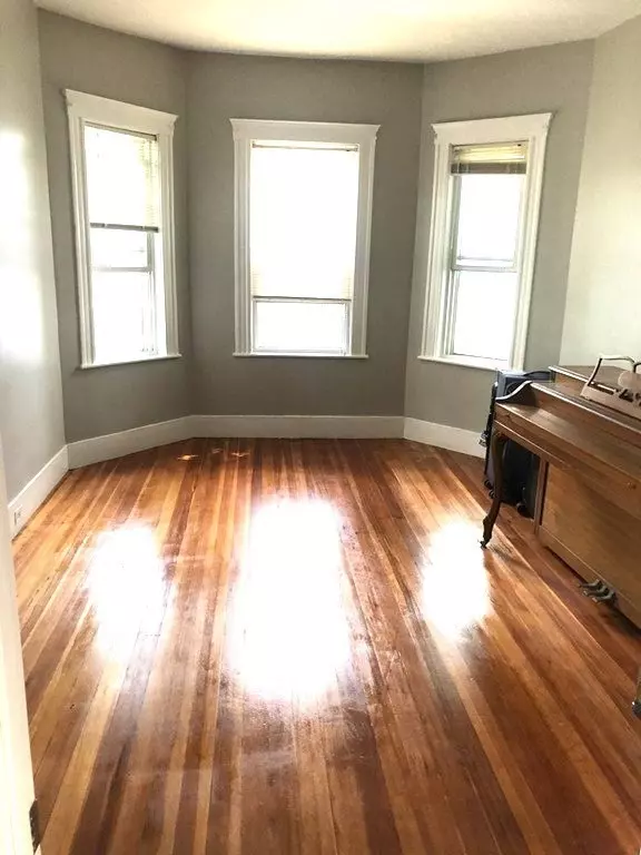 Belmont, MA 02478,44 Maple St. #2