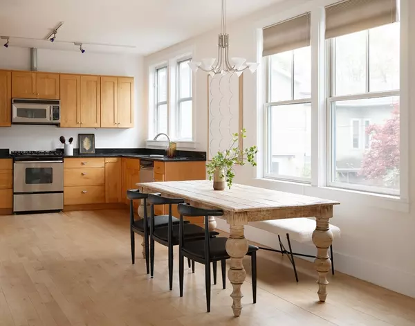 Cambridge, MA 02139,92-94 Hampshire St #94B