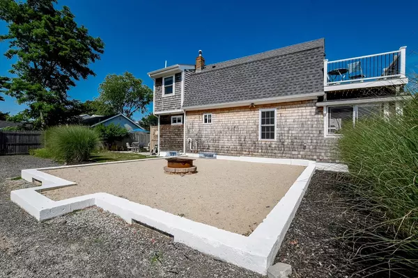 Wareham, MA 02532,7 Bungalow Ln