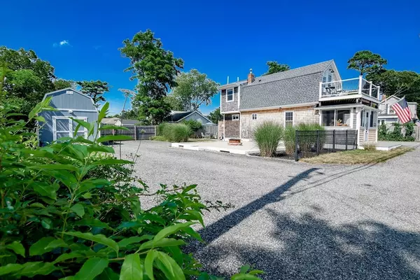Wareham, MA 02532,7 Bungalow Ln
