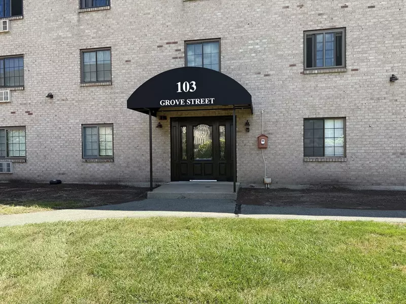103 Grove St #331, Rockland, MA 02370