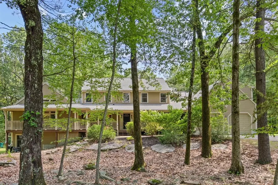 9 Stagecoach Rd, Princeton, MA 01541