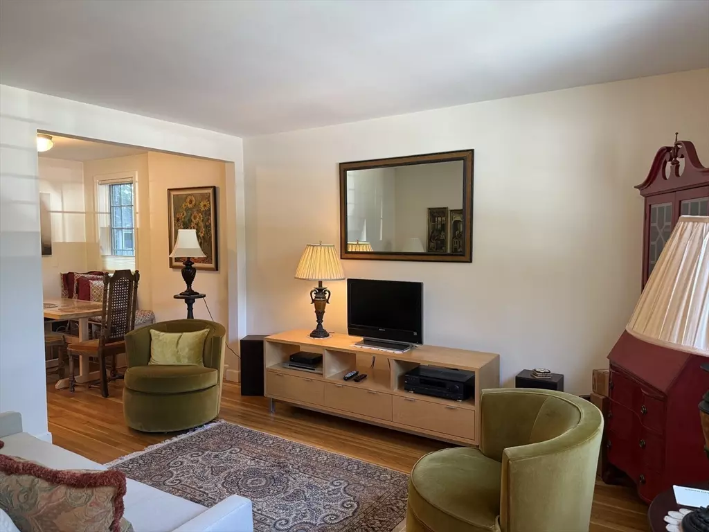 Wellesley, MA 02482,63 Linden Street #2