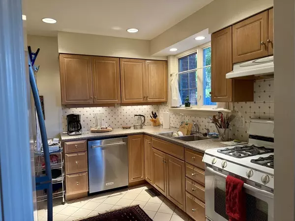 Wellesley, MA 02482,63 Linden Street #2