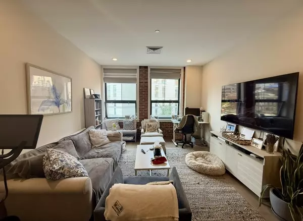 Boston, MA 02114,121 Portland St #305