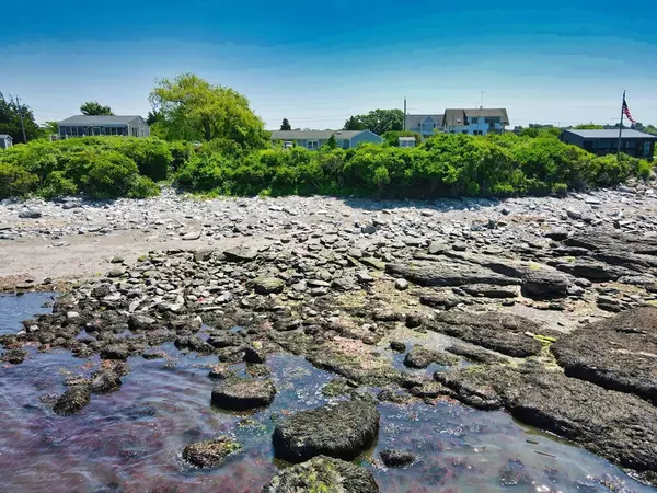 Tiverton, RI 02878,24 Pointview Dr