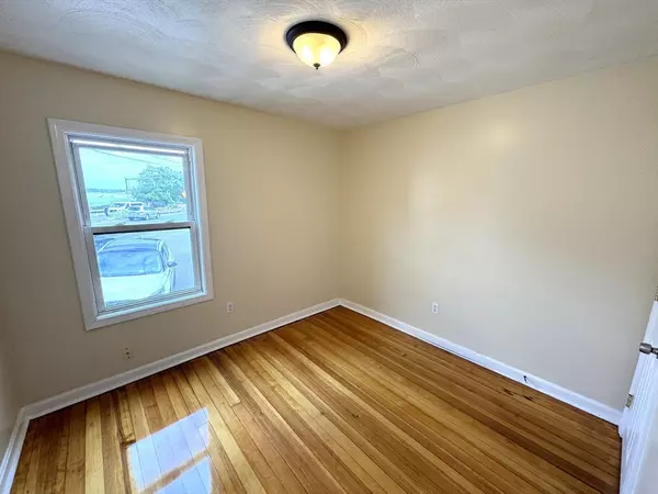 Revere, MA 02151,1096 North Shore Rd #1
