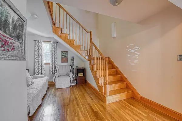 Randolph, MA 02368,7 Oakwood Ave