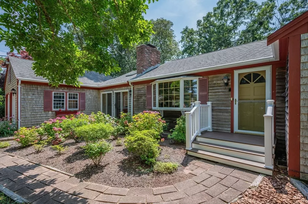 Eastham, MA 02642,25 Massasoit Trail