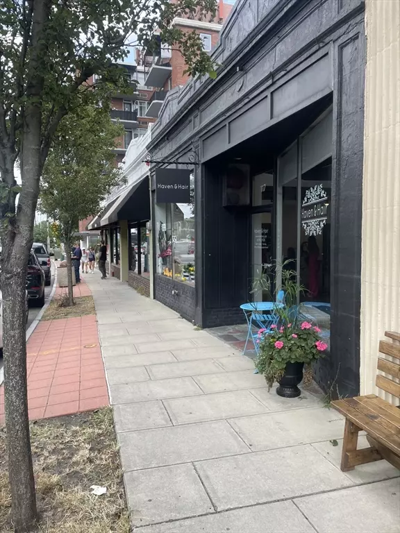 117-121 Trapelo Rd, Belmont, MA 02478