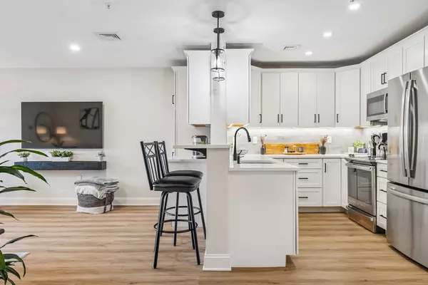 Revere, MA 02151,360 Revere Beach Blvd #210
