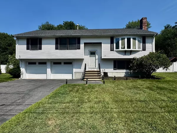 65 Lheureux Cir, Randolph, MA 02368