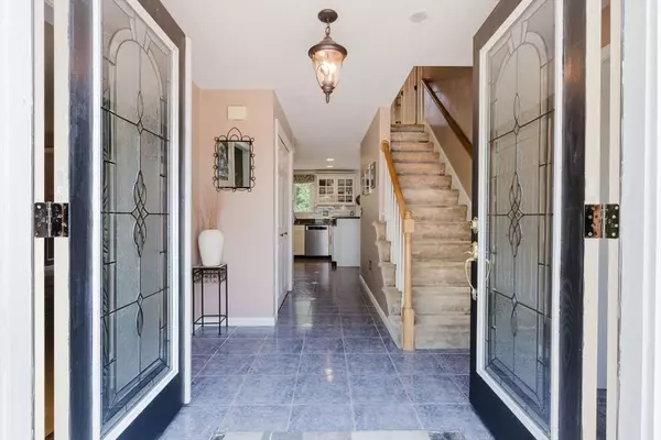Norton, MA 02766,2 Robsan Pl