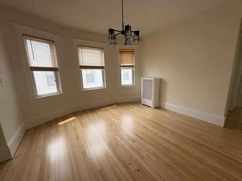 139 W. Adams St #2, Somerville, MA 02144