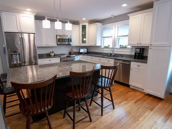 Saugus, MA 01906,10 Makepeace St