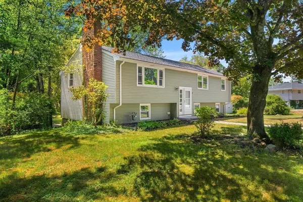 Manchester, MA 01944,2 Mark Street