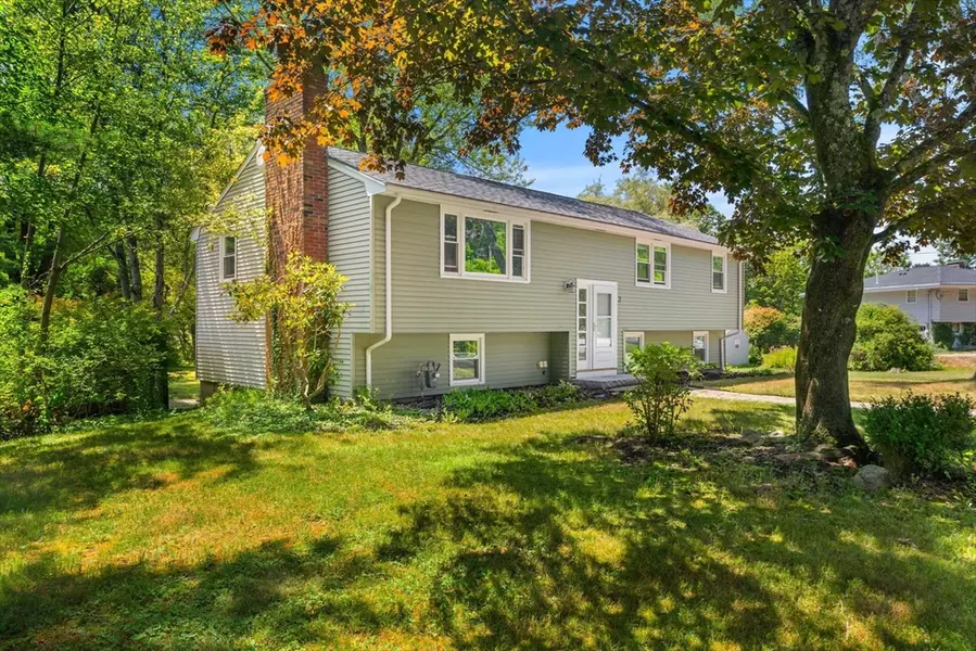 2 Mark Street, Manchester, MA 01944